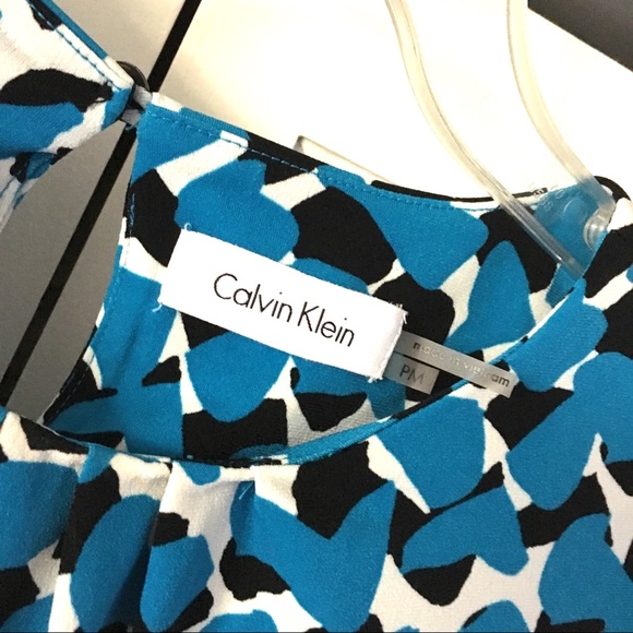 CALVIN KLEIN  Geometric Print RUFFLED TANK TOP - Picture 3 of 7